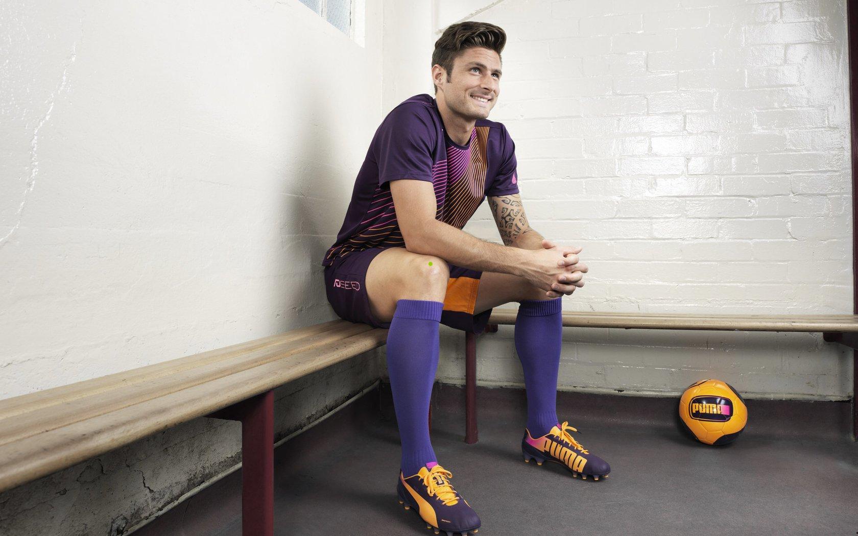 英超升班马竞逐希门尼斯,AC米兰解套后锁定新9号射手—阿莱格里战略布局,国米伺机而动