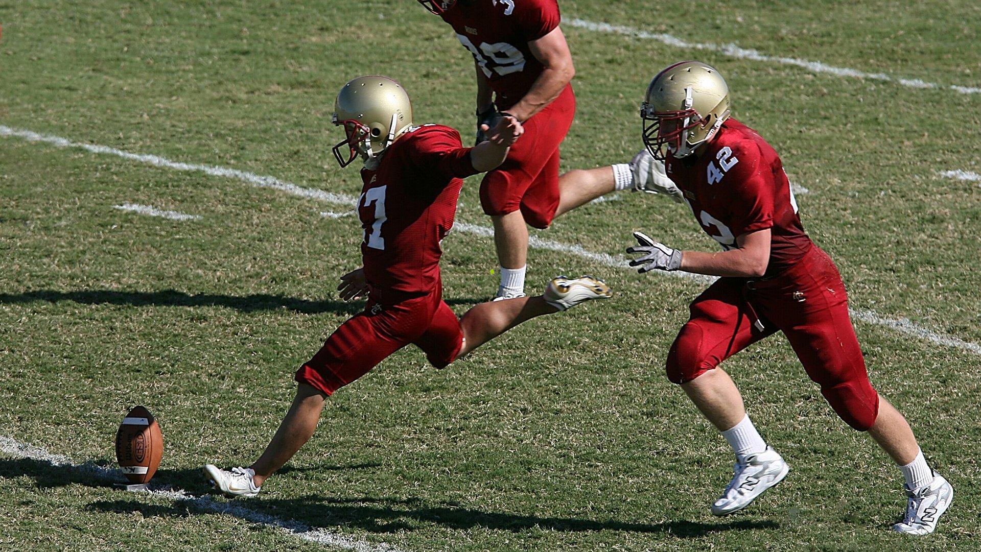 国足主帅李铁强调选人公正,绝不因报复心态干预球队选拔