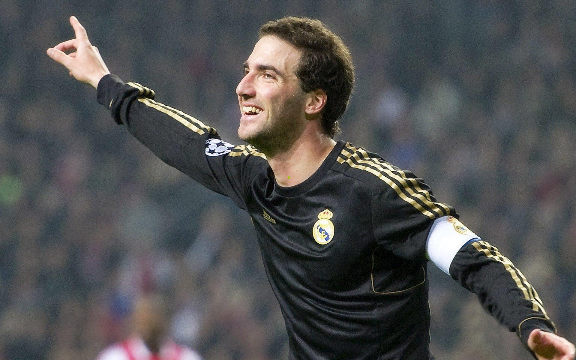 莫斯利盛赞布莱克防守功力,锁死希罗关键战,魔术团队攻坚赢硬仗